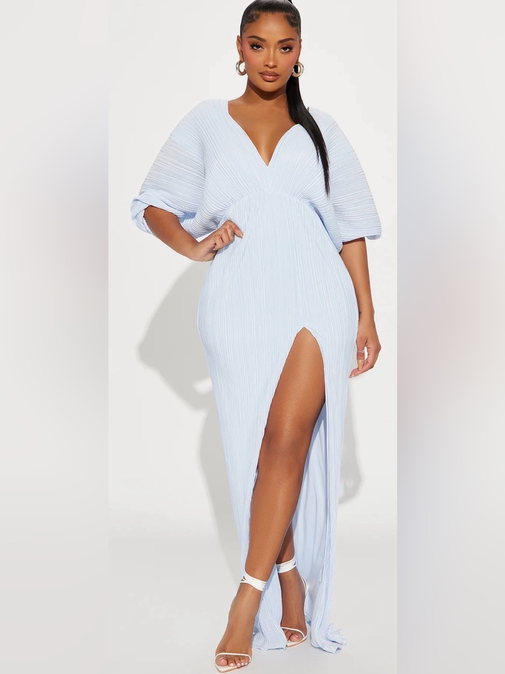 Paloma pleated maxi dress 👗 baby blue